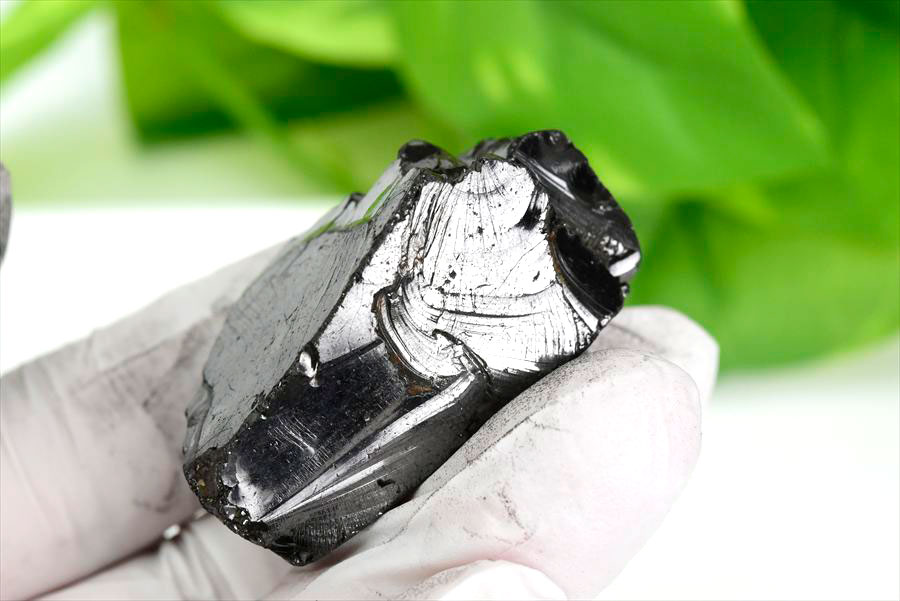 シュンガイト　エリートシュンガイト　ノーブルシュンガイト　シルバーシュンガイト　noble shungite　原石　電磁波　デトックス　浄化　天然石　パワーストーン