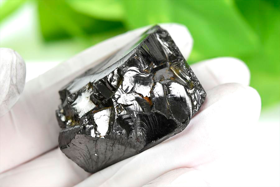 シュンガイト　エリートシュンガイト　ノーブルシュンガイト　シルバーシュンガイト　noble shungite　原石　電磁波　デトックス　浄化　天然石　パワーストーン