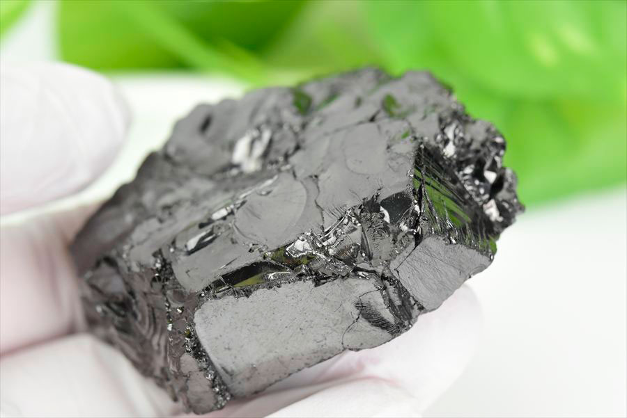 シュンガイト　エリートシュンガイト　ノーブルシュンガイト　シルバーシュンガイト　noble shungite　原石　電磁波　デトックス　浄化　天然石　パワーストーン