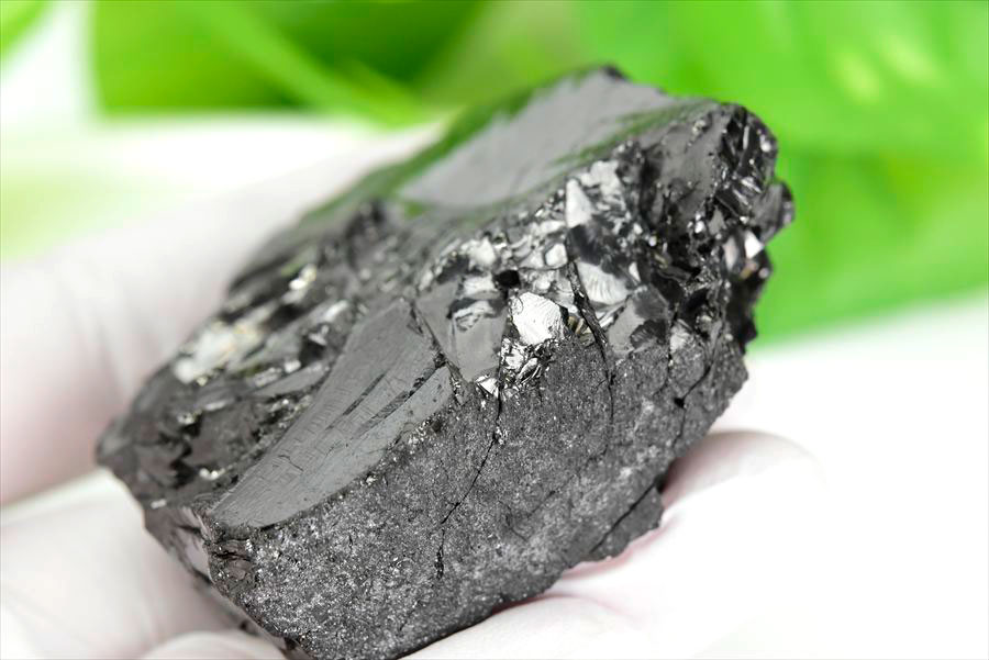 シュンガイト　エリートシュンガイト　ノーブルシュンガイト　シルバーシュンガイト　noble shungite　原石　電磁波　デトックス　浄化　天然石　パワーストーン