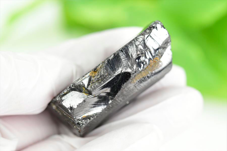 シュンガイト　エリートシュンガイト　ノーブルシュンガイト　シルバーシュンガイト　noble shungite　原石　電磁波　デトックス　浄化　天然石　パワーストーン