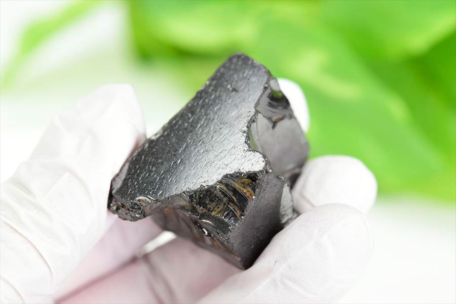 シュンガイト　エリートシュンガイト　ノーブルシュンガイト　シルバーシュンガイト　noble shungite　原石　電磁波　デトックス　浄化　天然石　パワーストーン