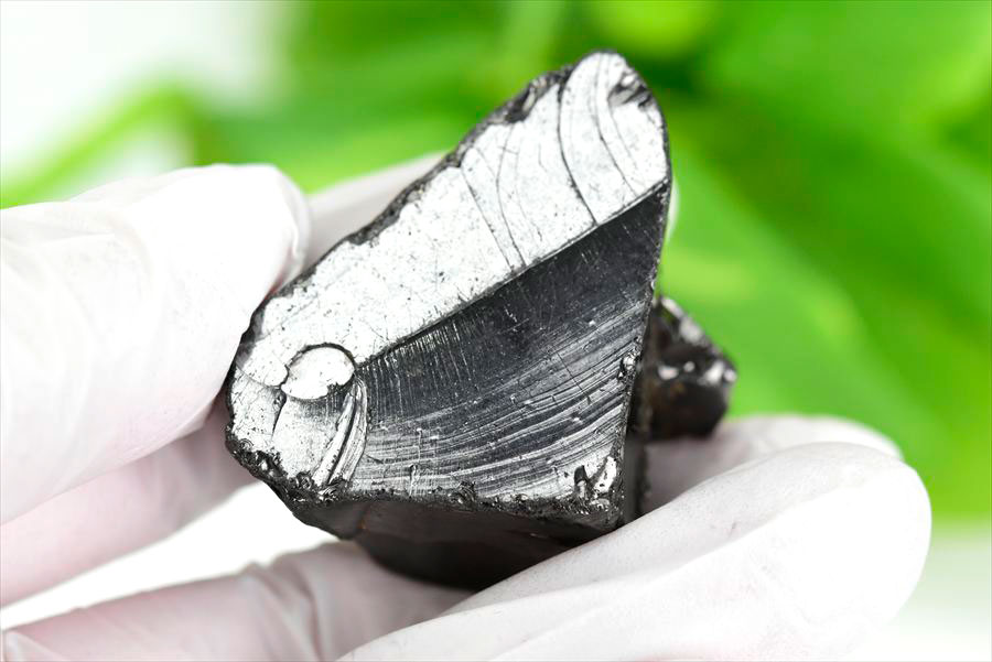 シュンガイト　エリートシュンガイト　ノーブルシュンガイト　シルバーシュンガイト　noble shungite　原石　電磁波　デトックス　浄化　天然石　パワーストーン