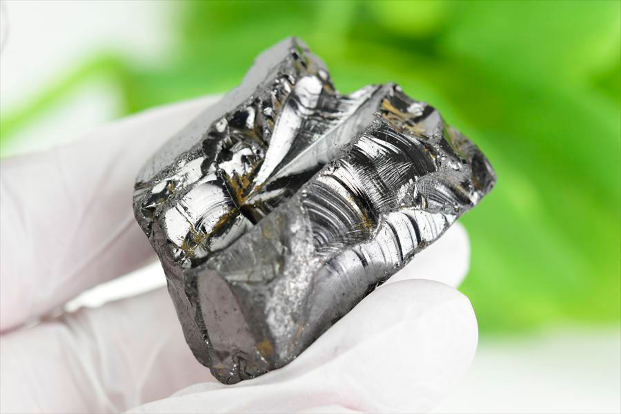 シュンガイト　エリートシュンガイト　ノーブルシュンガイト　シルバーシュンガイト　noble shungite　原石　電磁波　デトックス　浄化　天然石　パワーストーン
