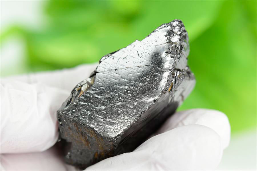 シュンガイト　エリートシュンガイト　ノーブルシュンガイト　シルバーシュンガイト　noble shungite　原石　電磁波　デトックス　浄化　天然石　パワーストーン