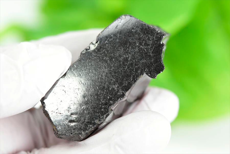 シュンガイト　エリートシュンガイト　ノーブルシュンガイト　シルバーシュンガイト　noble shungite　原石　電磁波　デトックス　浄化　天然石　パワーストーン