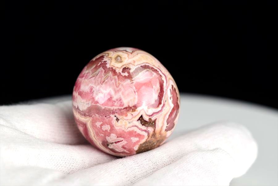 アルゼンチン産 インカローズ 丸玉 置物｜ロードクロサイト｜菱マンガン鉱