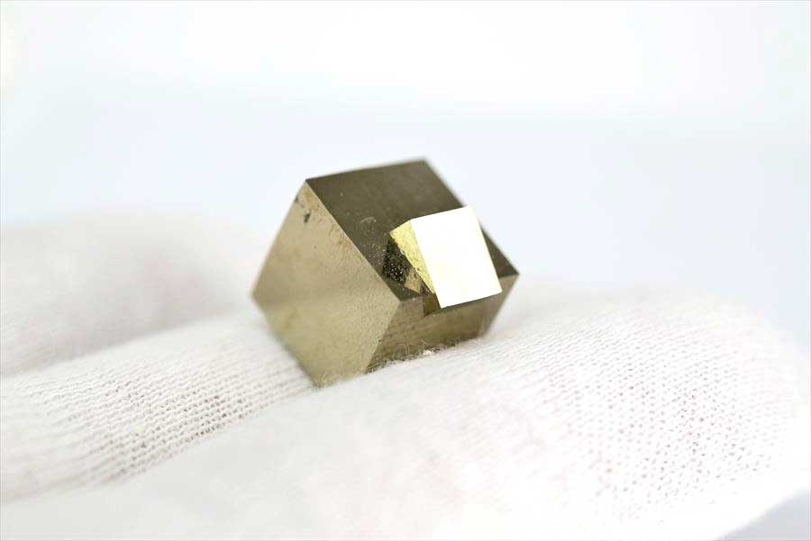 スペイン産　パイライト　キュービックパイライト　原石　鉱物　黄鉄鉱　 Navajun　Pyrite　天然石　パワーストーン