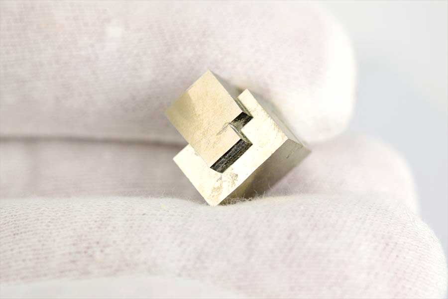 スペイン産　パイライト　キュービックパイライト　原石　鉱物　黄鉄鉱　 Navajun　Pyrite　天然石　パワーストーン
