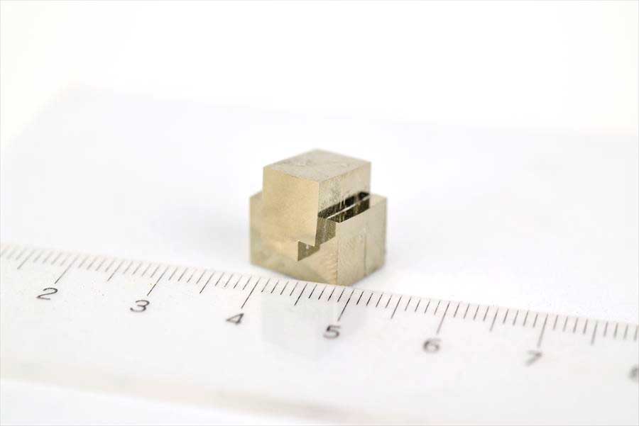 スペイン産　パイライト　キュービックパイライト　原石　鉱物　黄鉄鉱　 Navajun　Pyrite　天然石　パワーストーン