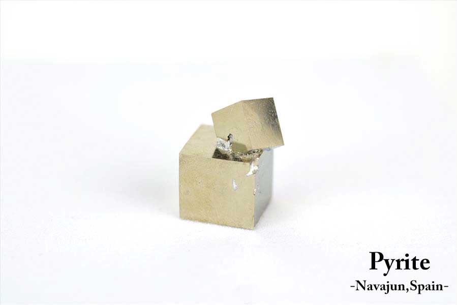 スペイン産　パイライト　キュービックパイライト　原石　鉱物　黄鉄鉱　 Navajun　Pyrite　天然石　パワーストーン