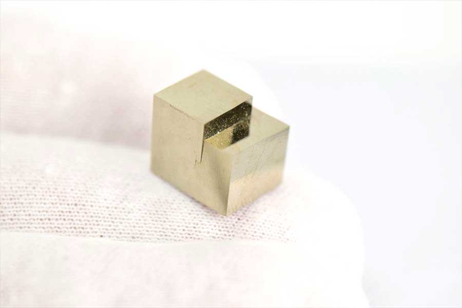 スペイン産　パイライト　キュービックパイライト　原石　鉱物　黄鉄鉱　 Navajun　Pyrite　天然石　パワーストーン