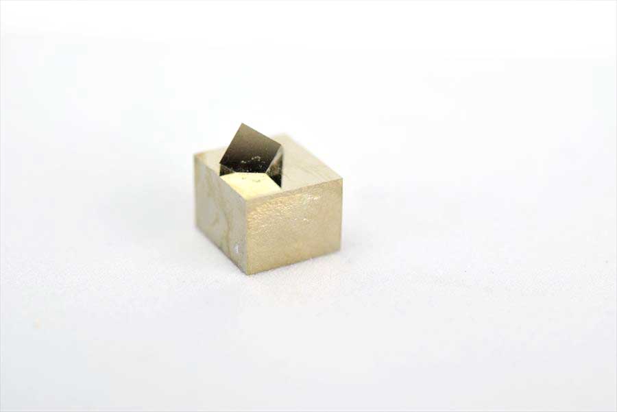 スペイン産　パイライト　キュービックパイライト　原石　鉱物　黄鉄鉱　 Navajun　Pyrite　天然石　パワーストーン