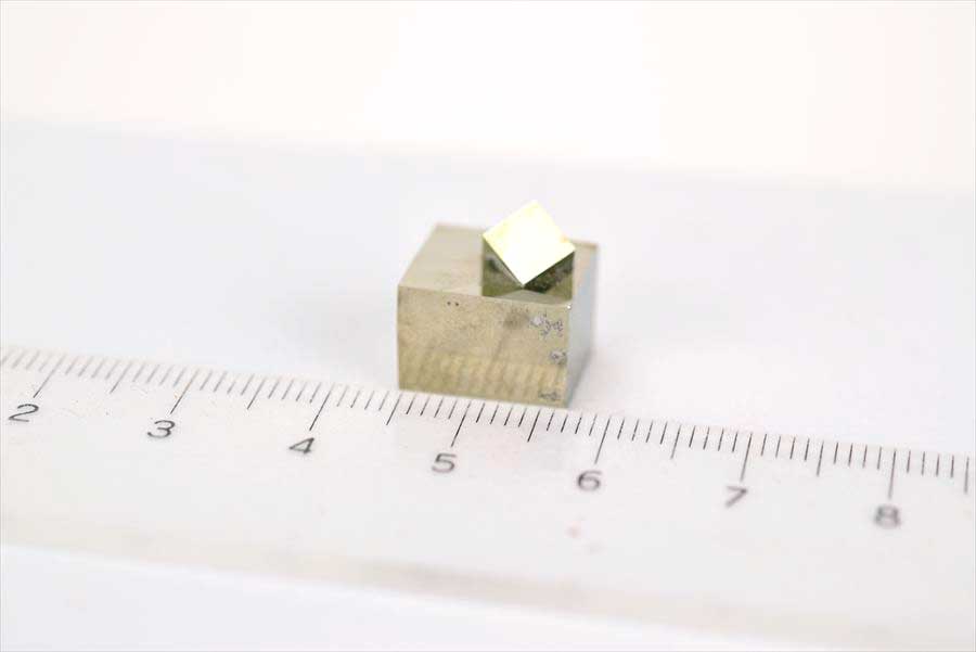 スペイン産　パイライト　キュービックパイライト　原石　鉱物　黄鉄鉱　 Navajun　Pyrite　天然石　パワーストーン