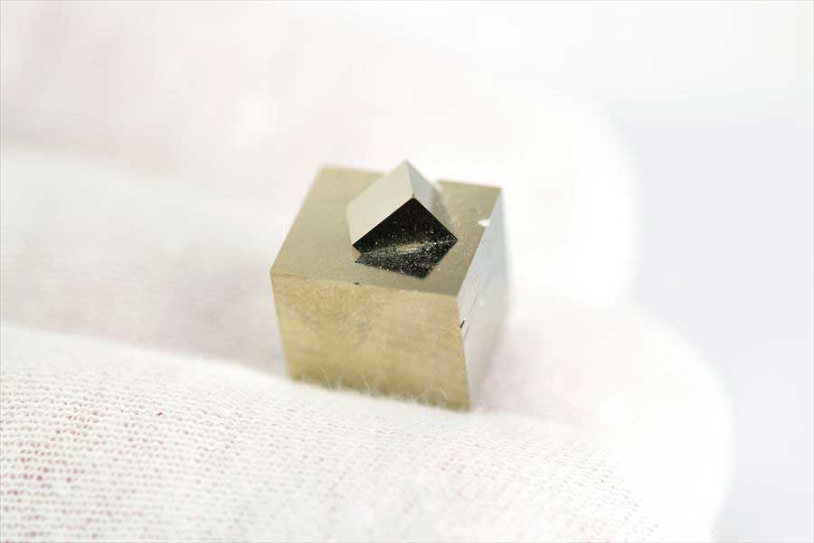 スペイン産　パイライト　キュービックパイライト　原石　鉱物　黄鉄鉱　 Navajun　Pyrite　天然石　パワーストーン