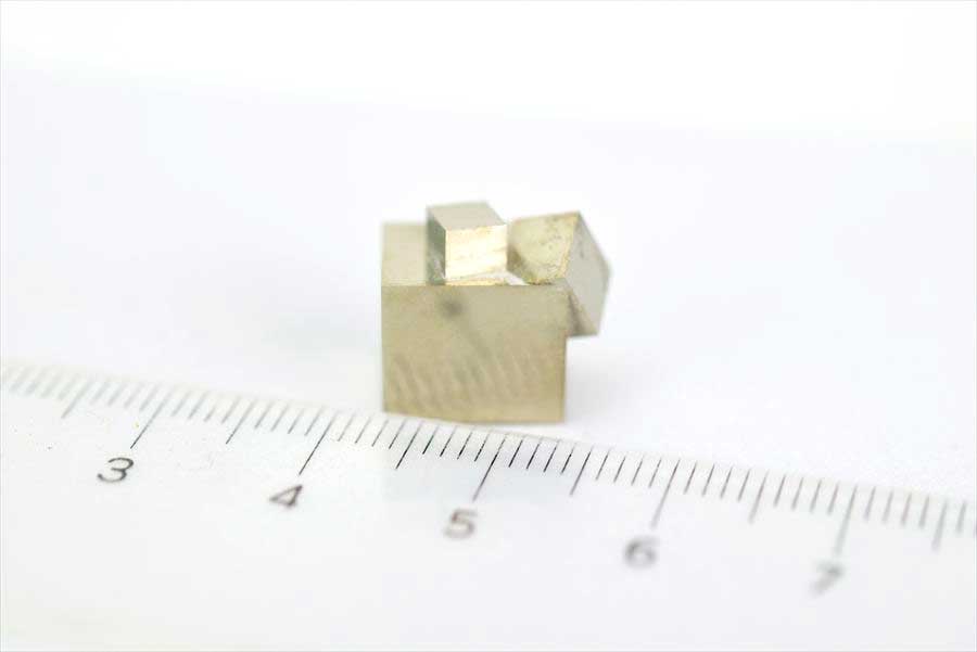 スペイン産　パイライト　キュービックパイライト　原石　鉱物　黄鉄鉱　 Navajun　Pyrite　天然石　パワーストーン