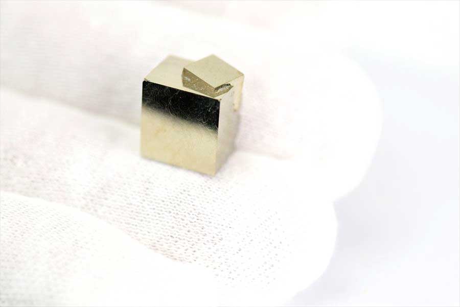 スペイン産　パイライト　キュービックパイライト　原石　鉱物　黄鉄鉱　 Navajun　Pyrite　天然石　パワーストーン