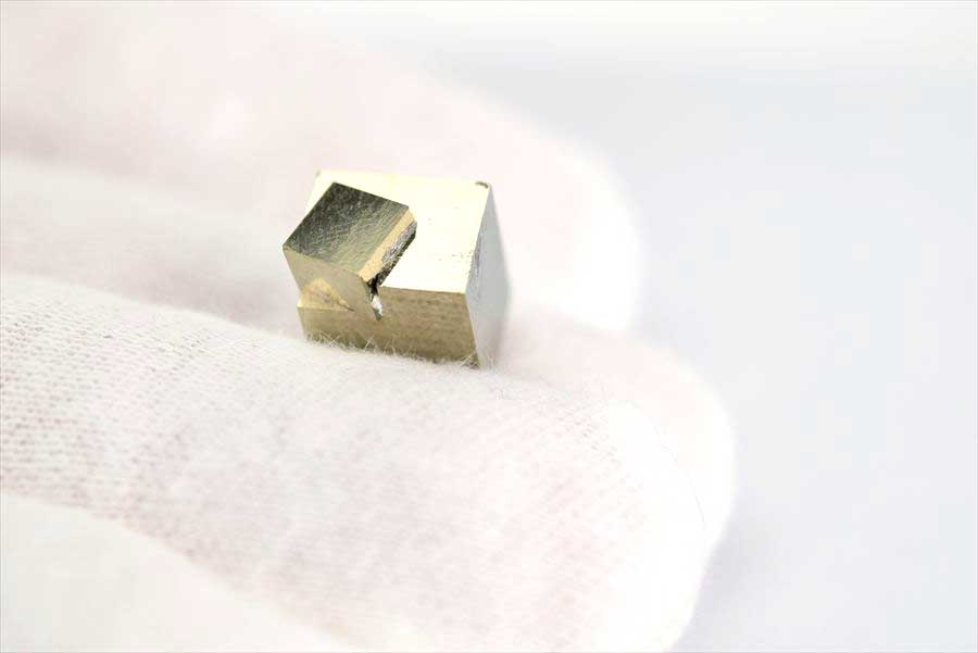 スペイン産　パイライト　キュービックパイライト　原石　鉱物　黄鉄鉱　 Navajun　Pyrite　天然石　パワーストーン