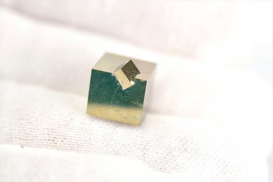 スペイン産　パイライト　キュービックパイライト　原石　鉱物　黄鉄鉱　 Navajun　Pyrite　天然石　パワーストーン
