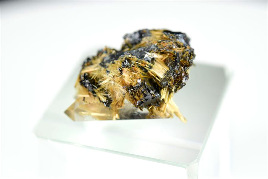 ゴールドルチル　クラスター　鉱物　原石　針状結晶　針のみ　むき出し　置物　天然石　パワーストーン