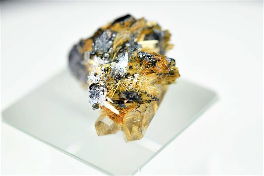 ゴールドルチル　クラスター　鉱物　原石　針状結晶　針のみ　むき出し　置物　天然石　パワーストーン