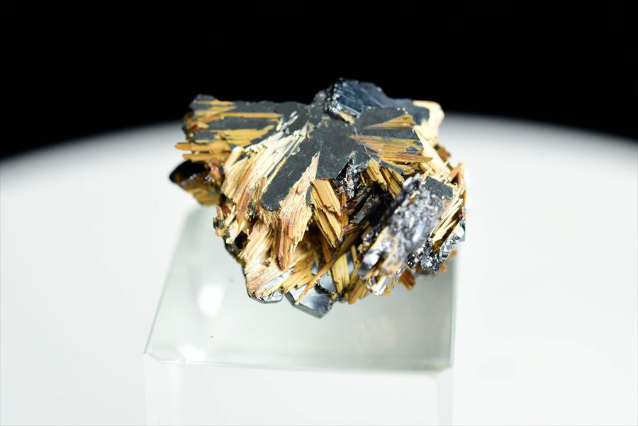 ゴールドルチル　クラスター　鉱物　原石　針状結晶　針のみ　むき出し　置物　天然石　パワーストーン