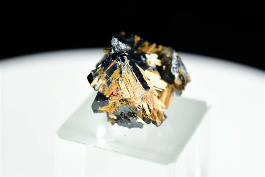 ゴールドルチル　クラスター　鉱物　原石　針状結晶　針のみ　むき出し　置物　天然石　パワーストーン