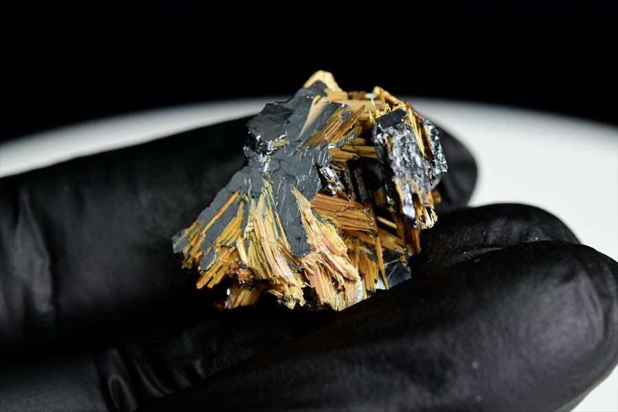 ゴールドルチル　クラスター　鉱物　原石　針状結晶　針のみ　むき出し　置物　天然石　パワーストーン