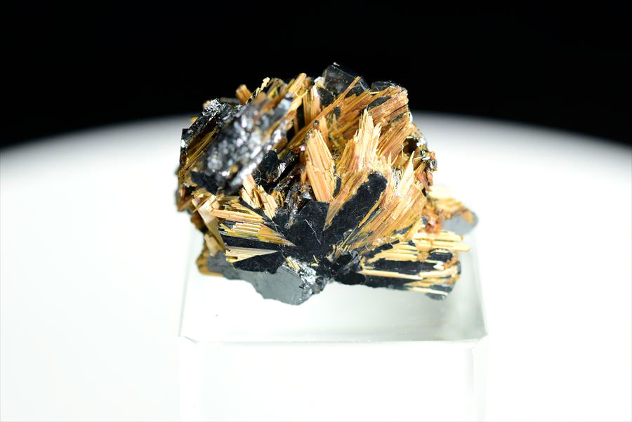 ゴールドルチル　クラスター　鉱物　原石　針状結晶　針のみ　むき出し　置物　天然石　パワーストーン