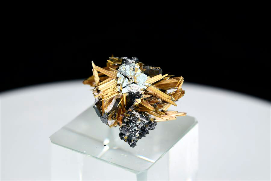 ゴールドルチル　クラスター　鉱物　原石　針状結晶　針のみ　むき出し　置物　天然石　パワーストーン