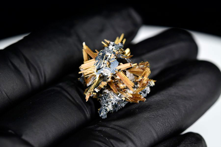 ゴールドルチル　クラスター　鉱物　原石　針状結晶　針のみ　むき出し　置物　天然石　パワーストーン