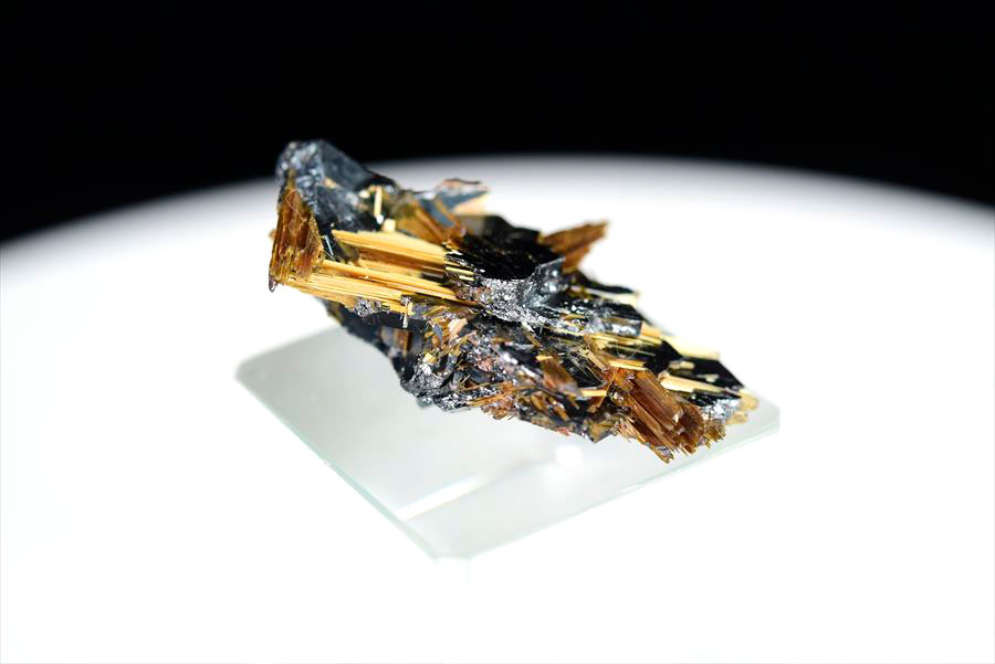 ゴールドルチル　クラスター　鉱物　原石　針状結晶　針のみ　むき出し　置物　天然石　パワーストーン