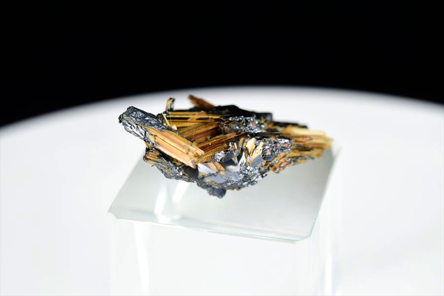 ゴールドルチル　クラスター　鉱物　原石　針状結晶　針のみ　むき出し　置物　天然石　パワーストーン