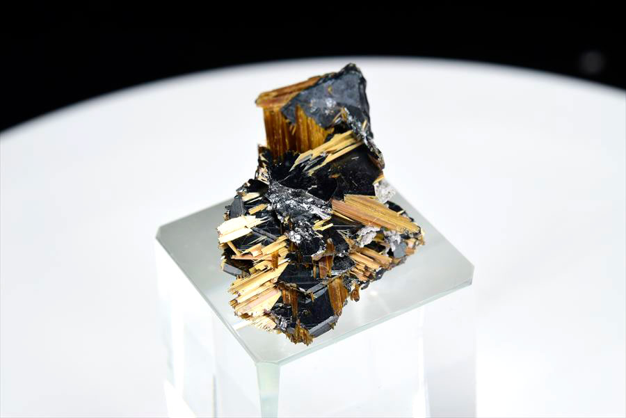 ゴールドルチル　クラスター　鉱物　原石　針状結晶　針のみ　むき出し　置物　天然石　パワーストーン