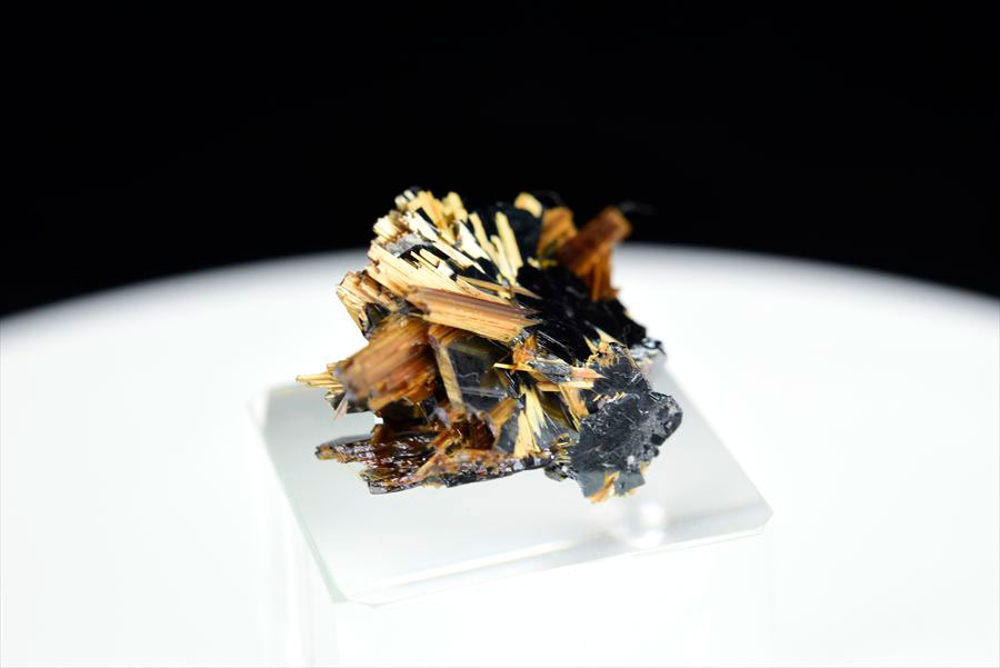 ゴールドルチル　クラスター　鉱物　原石　針状結晶　針のみ　むき出し　置物　天然石　パワーストーン