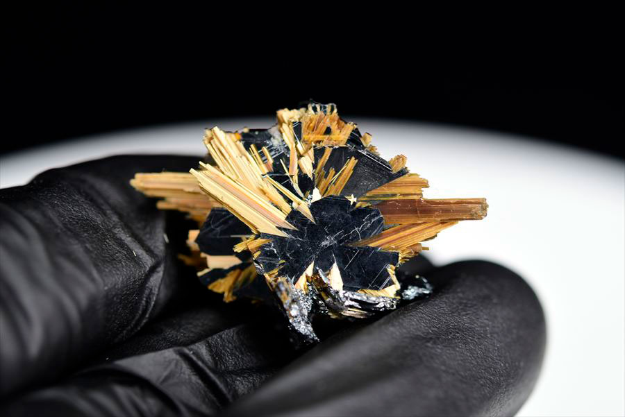 ゴールドルチル　クラスター　鉱物　原石　針状結晶　針のみ　むき出し　置物　天然石　パワーストーン