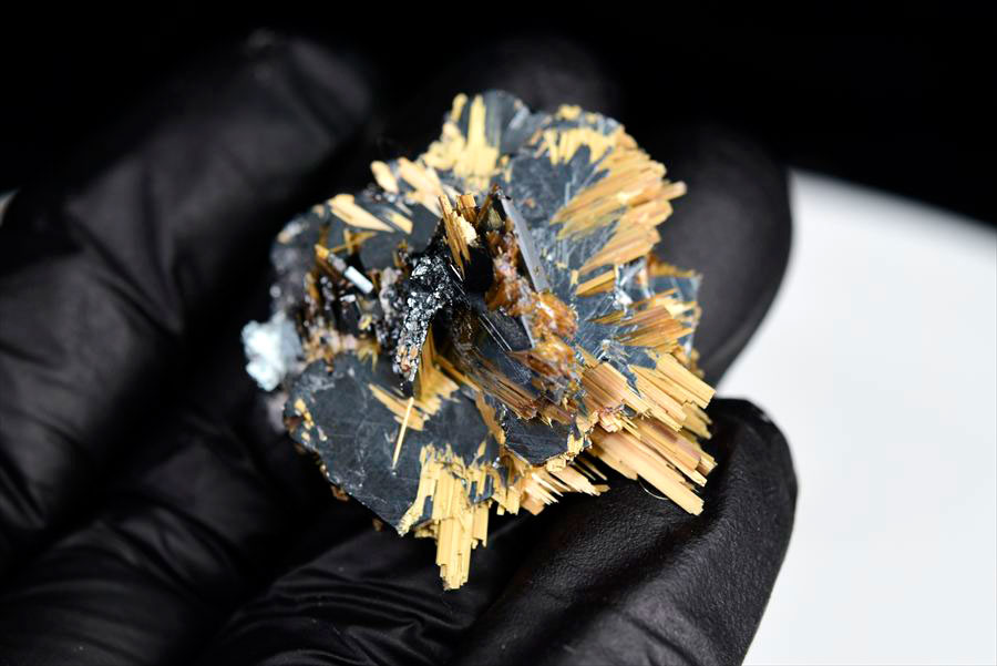 ゴールドルチル　クラスター　鉱物　原石　針状結晶　針のみ　むき出し　置物　天然石　パワーストーン