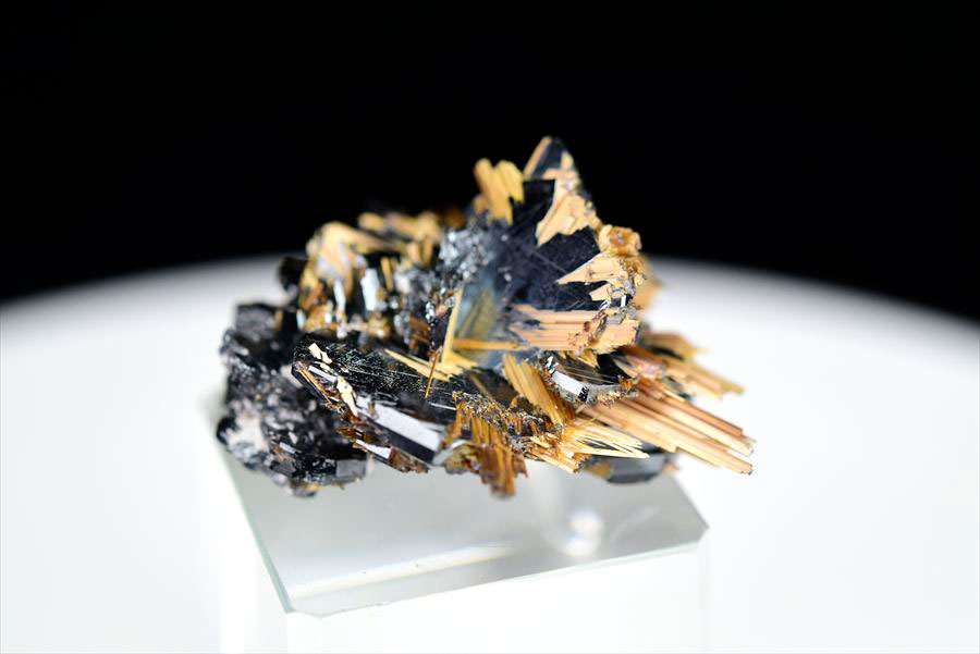 ゴールドルチル　クラスター　鉱物　原石　針状結晶　針のみ　むき出し　置物　天然石　パワーストーン