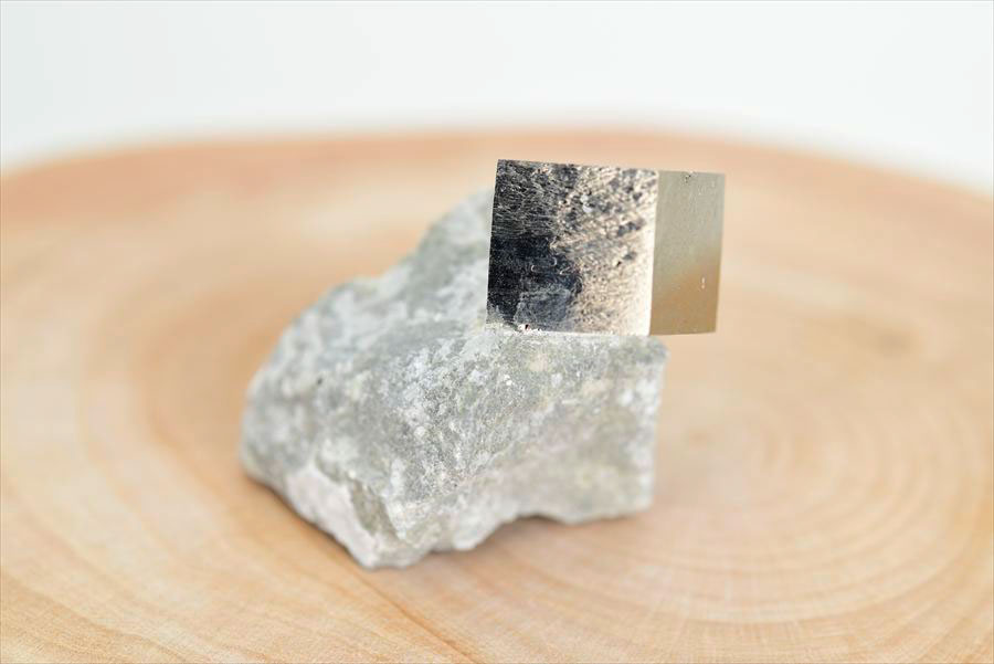 スペイン産　パイライト　キュービックパイライト　原石　鉱物　黄鉄鉱　 Navajun　Pyrite　天然石　パワーストーン