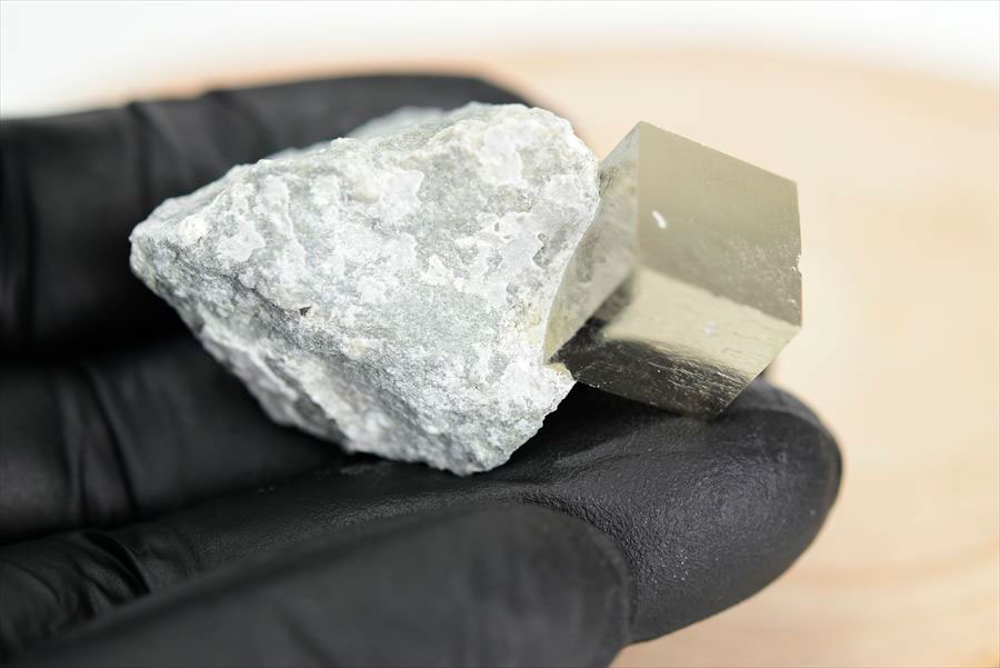 スペイン産　パイライト　キュービックパイライト　原石　鉱物　黄鉄鉱　 Navajun　Pyrite　天然石　パワーストーン