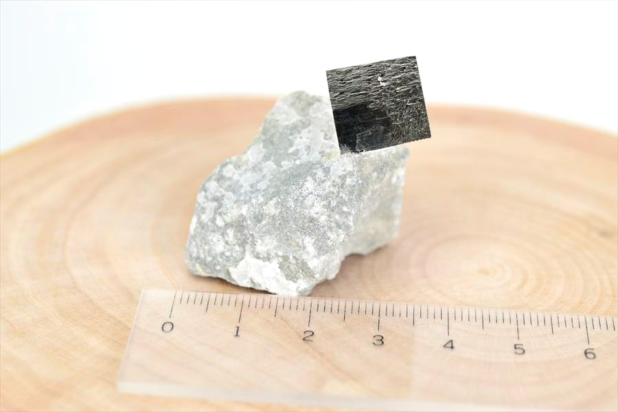 スペイン産　パイライト　キュービックパイライト　原石　鉱物　黄鉄鉱　 Navajun　Pyrite　天然石　パワーストーン