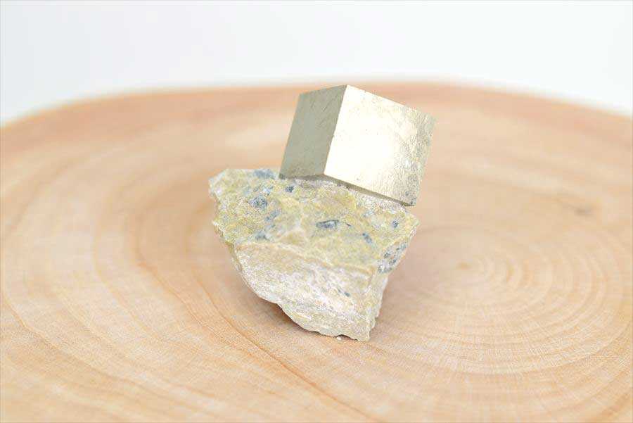 スペイン産　パイライト　キュービックパイライト　原石　鉱物　黄鉄鉱　 Navajun　Pyrite　天然石　パワーストーン