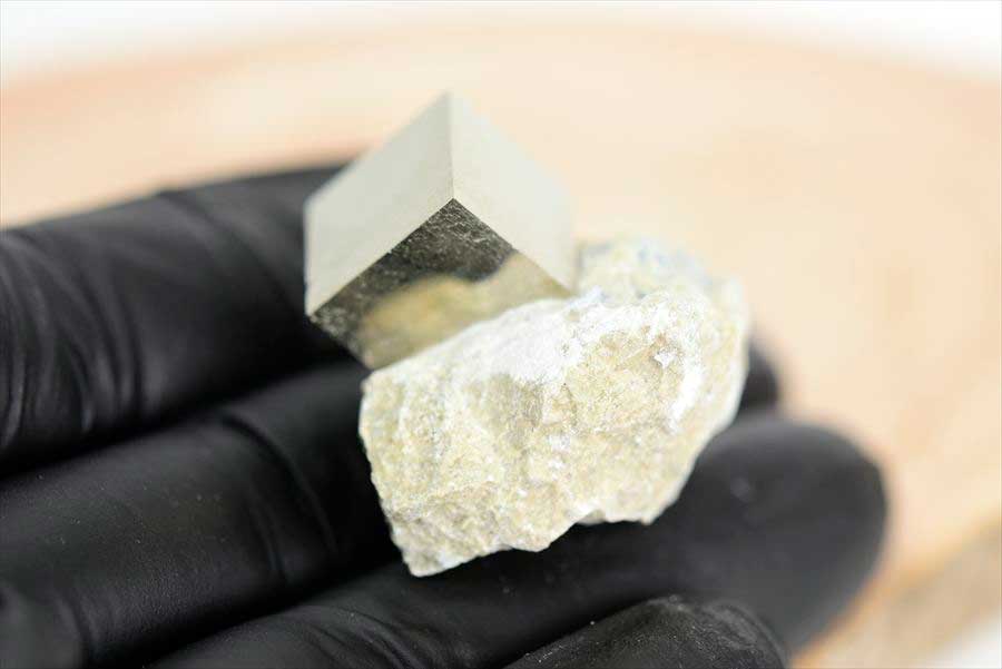 スペイン産　パイライト　キュービックパイライト　原石　鉱物　黄鉄鉱　 Navajun　Pyrite　天然石　パワーストーン