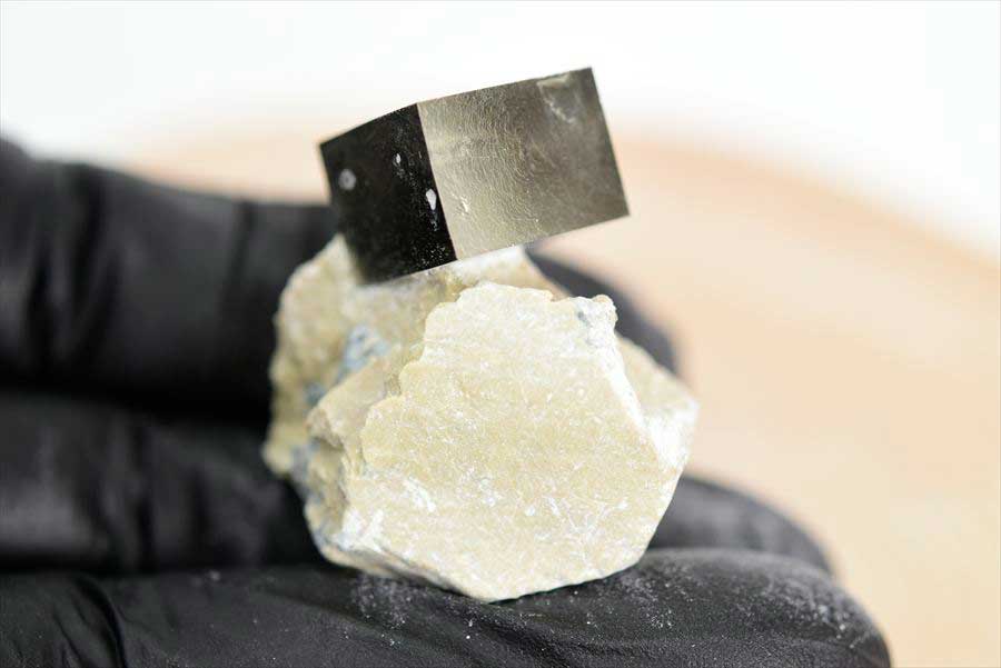 スペイン産　パイライト　キュービックパイライト　原石　鉱物　黄鉄鉱　 Navajun　Pyrite　天然石　パワーストーン