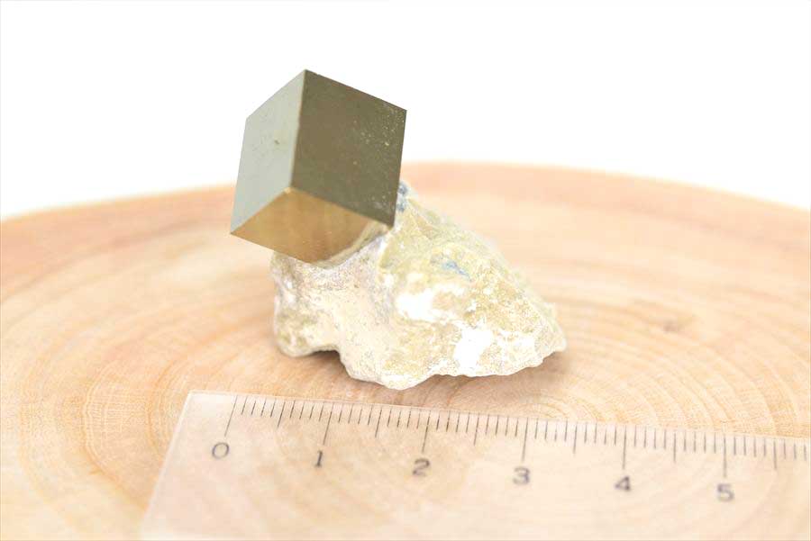 スペイン産　パイライト　キュービックパイライト　原石　鉱物　黄鉄鉱　 Navajun　Pyrite　天然石　パワーストーン