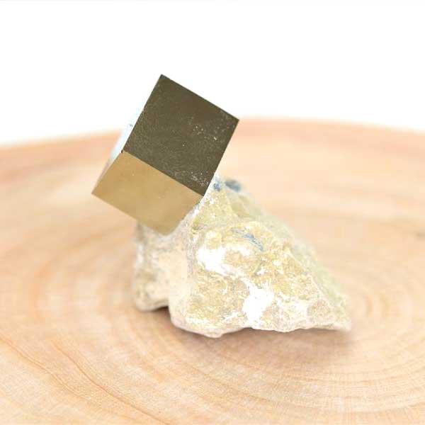 スペイン産　パイライト　キュービックパイライト　原石　鉱物　黄鉄鉱　 Navajun　Pyrite　天然石　パワーストーン