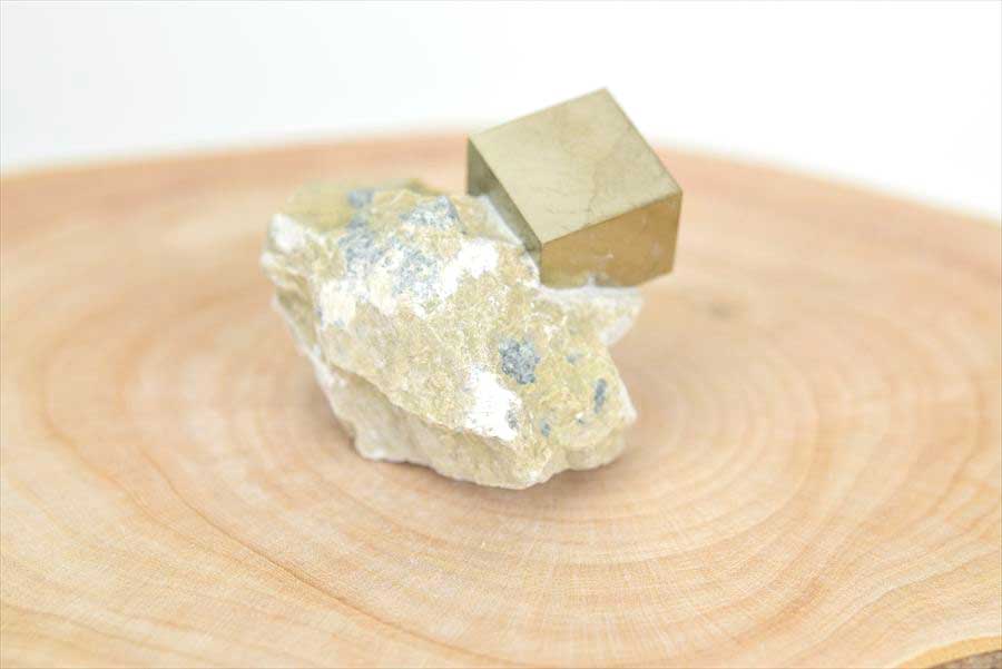 スペイン産　パイライト　キュービックパイライト　原石　鉱物　黄鉄鉱　 Navajun　Pyrite　天然石　パワーストーン