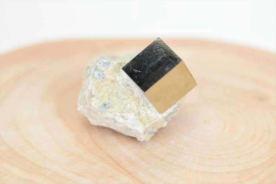 スペイン産　パイライト　キュービックパイライト　原石　鉱物　黄鉄鉱　 Navajun　Pyrite　天然石　パワーストーン