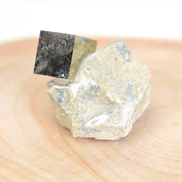 スペイン産　パイライト　キュービックパイライト　原石　鉱物　黄鉄鉱　 Navajun　Pyrite　天然石　パワーストーン