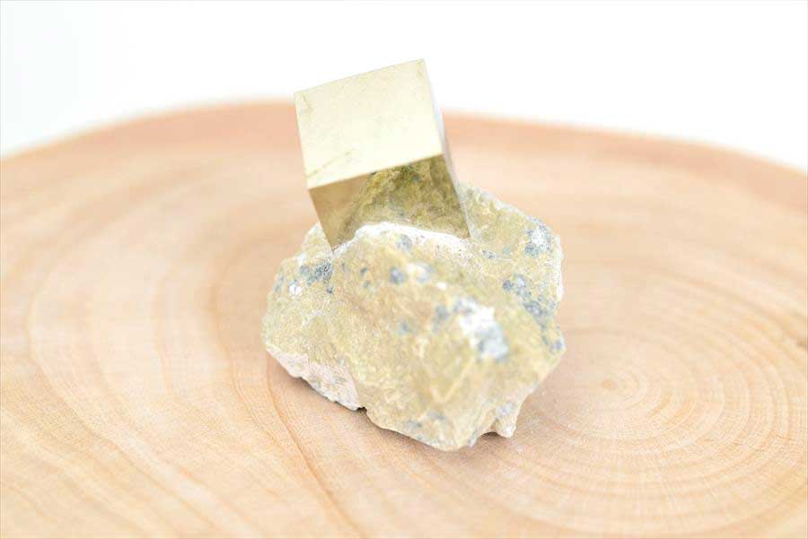 スペイン産　パイライト　キュービックパイライト　原石　鉱物　黄鉄鉱　 Navajun　Pyrite　天然石　パワーストーン